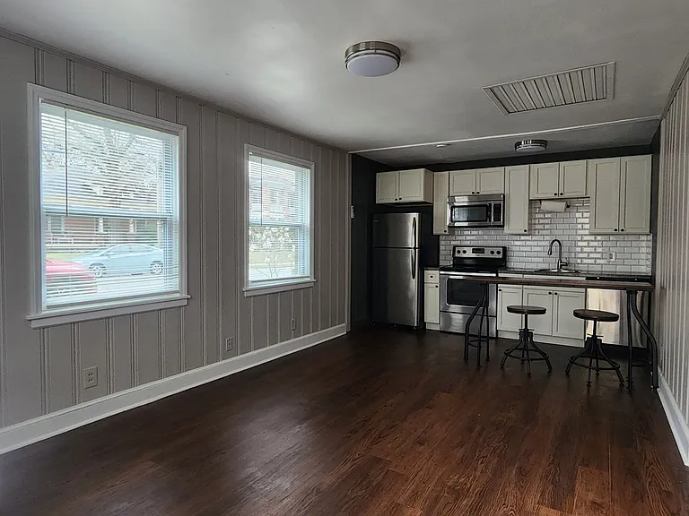 417 N Cedar St #4 — Photo 1