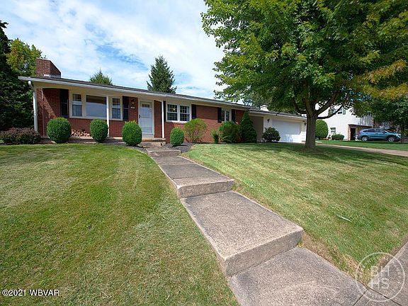 2nd image of 1301 Pearl Blvd