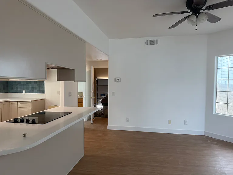 218 Orange St — Photo 25