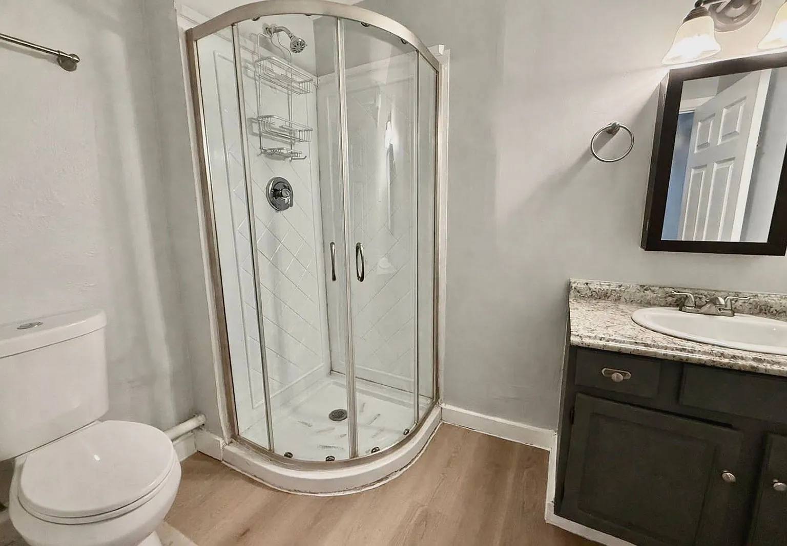 1 bed, 1.0 bath, $945 — Photo 3