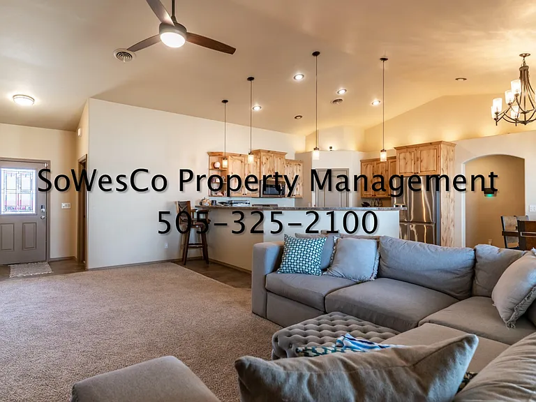 601 Sophia St — Photo 3