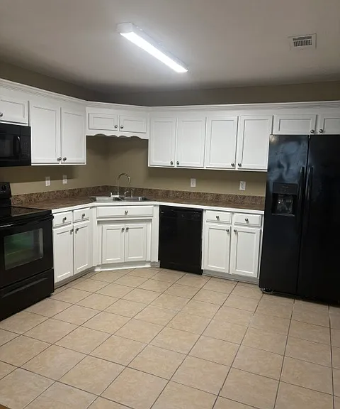 215 Gard St #A — Photo 3