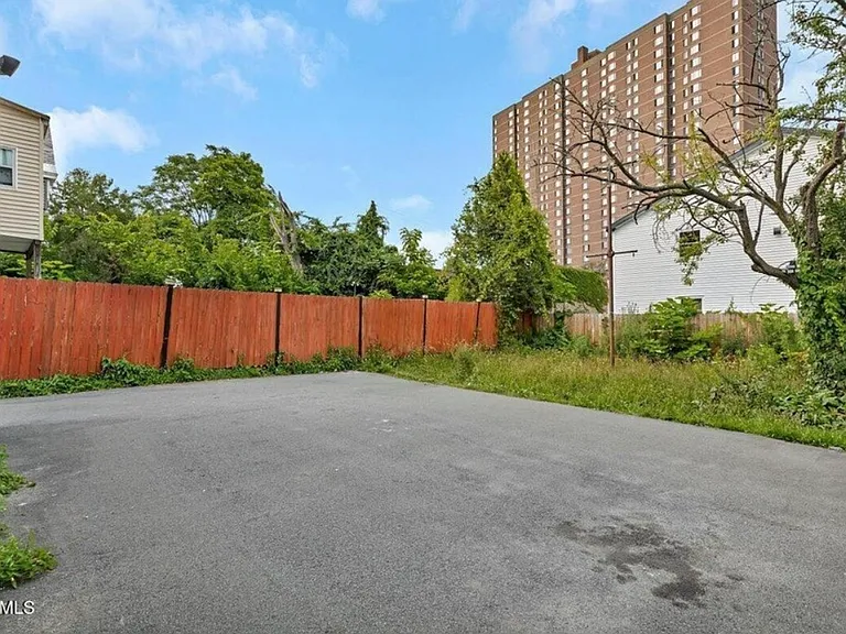 9 Kent St #1 — Photo 19