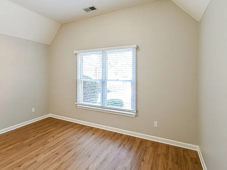 6480 Cheyenne Dr — Photo 9