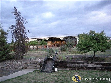 Garage/equip parking