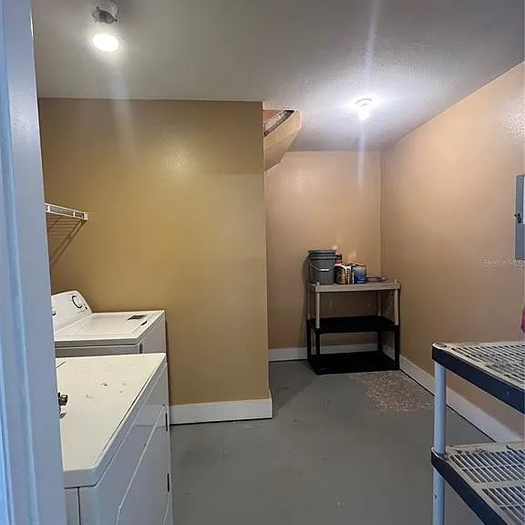 520 E Amelia St — Photo 12