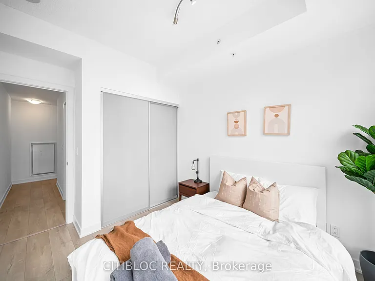 30 Nelson St #2807 — Photo 25