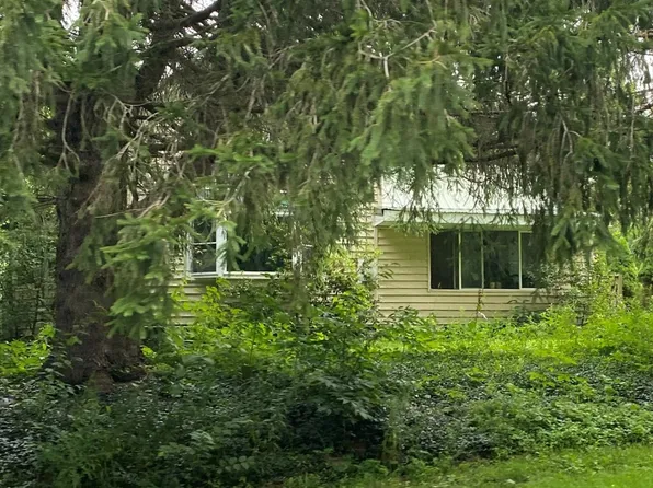 390 Little Canada Rd, Central Square, NY 13036