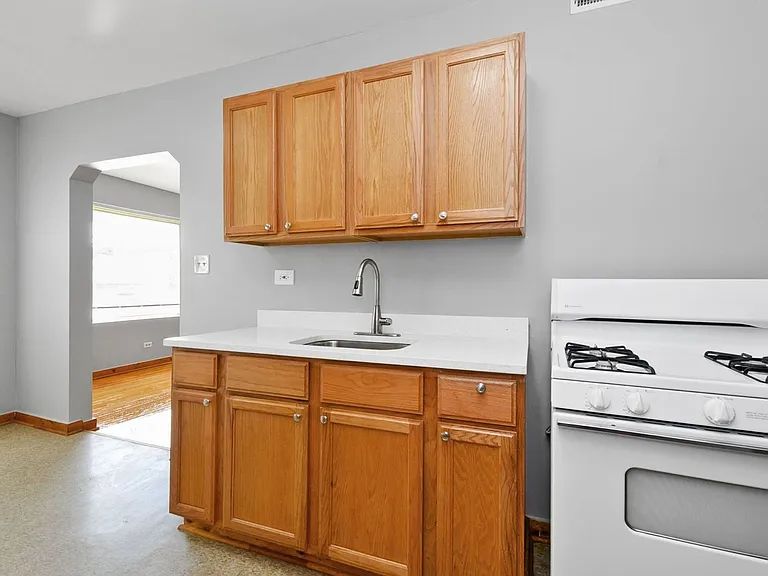4736-4742 W 65th Mobility Zone — Photo 14