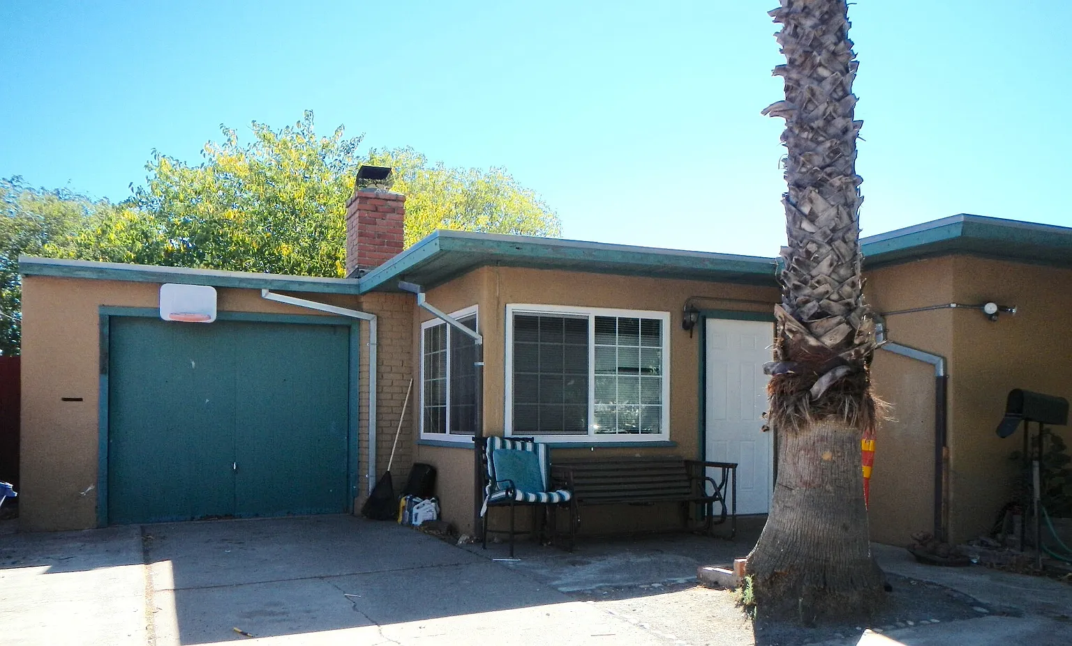 76 Bay Dr photo 1