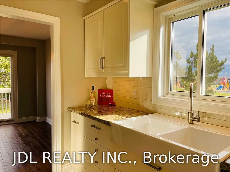 163 Carrick Ave — Photo 8