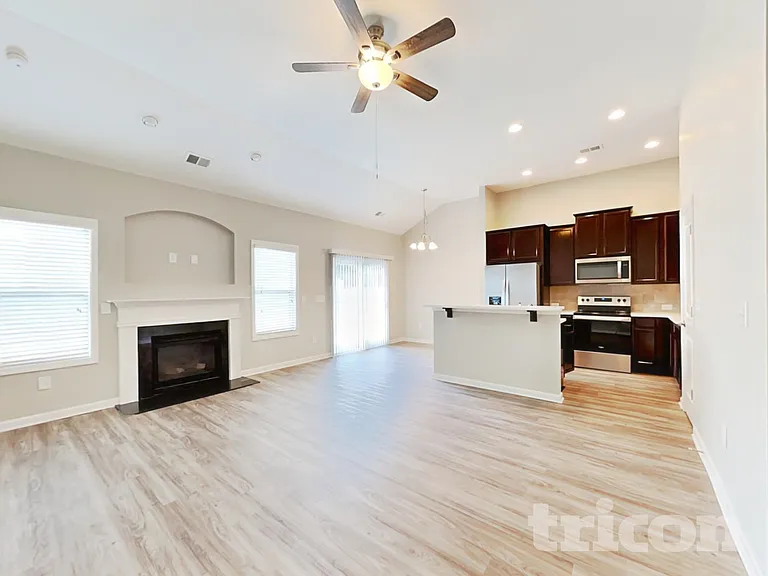 112 Oldham Way — Photo 3