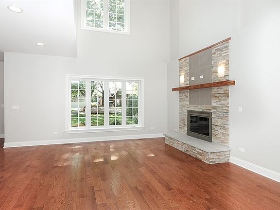 3rd image of 822 N Catherine Ave
