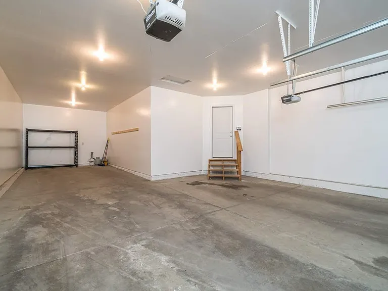 2605 W Sudbury St — Photo 20