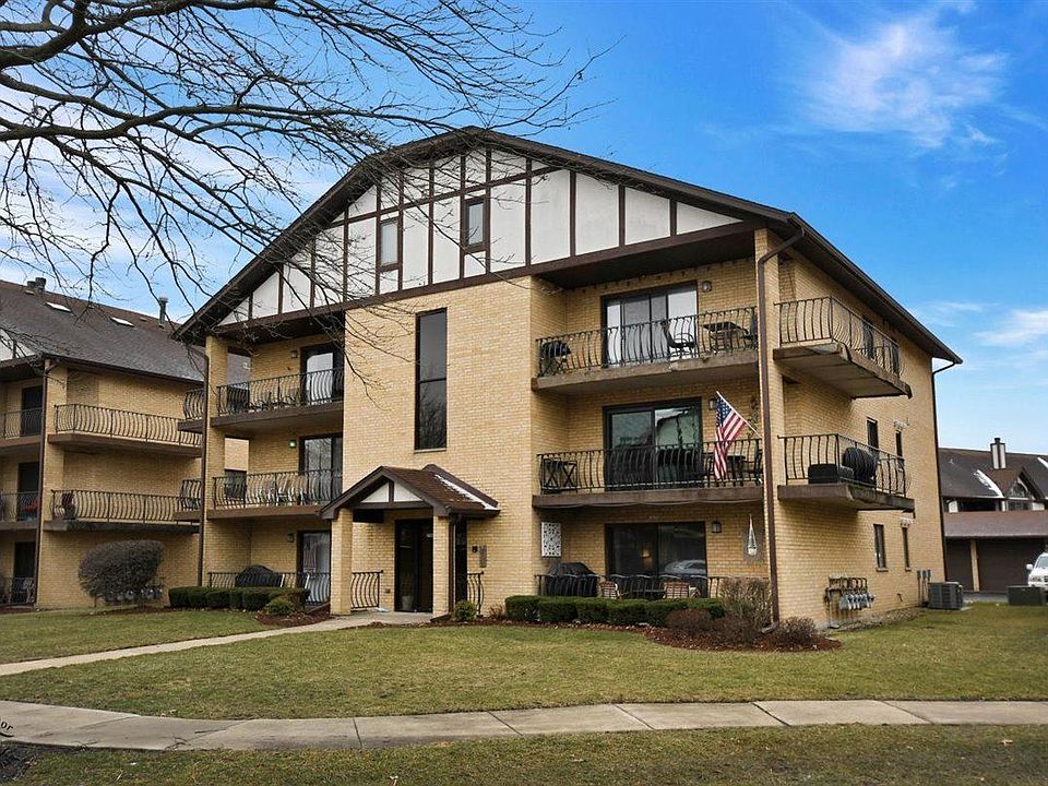 1st image of 17960 Royal Oak Ct