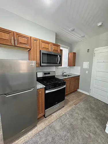 4312 Walnut St #2FR Photo 1