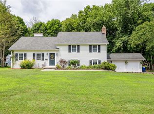 55 Cobbles Dr, Penfield, NY 14526
