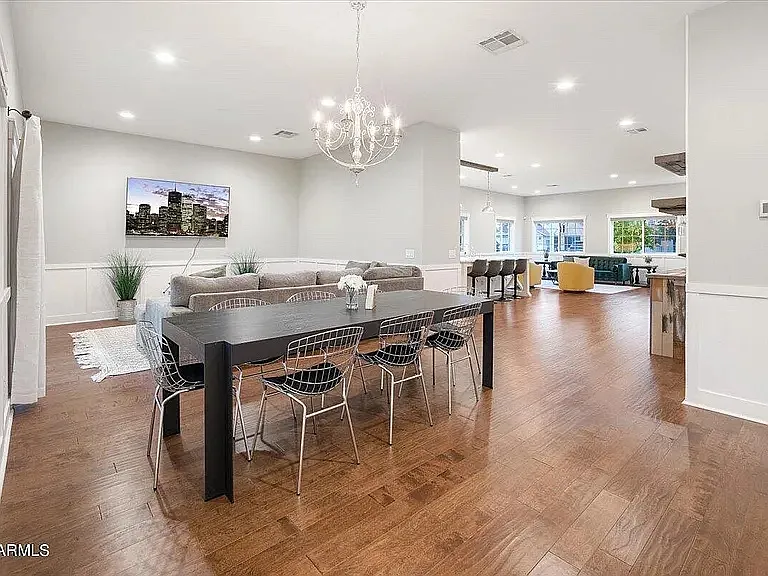 4311 E Earll Dr — Photo 4