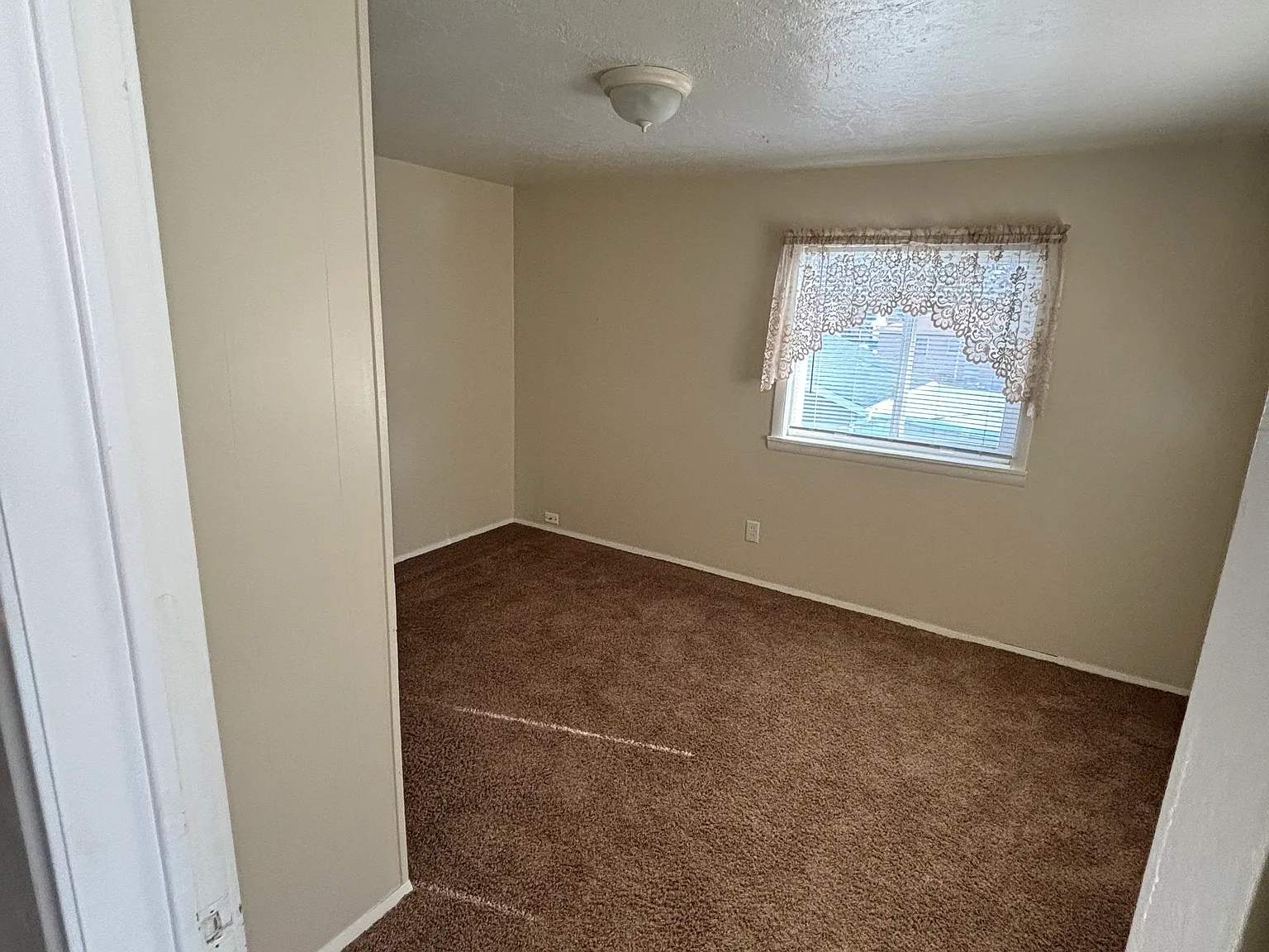 4 bed, 1500 sqft, $1,650 — Photo 4