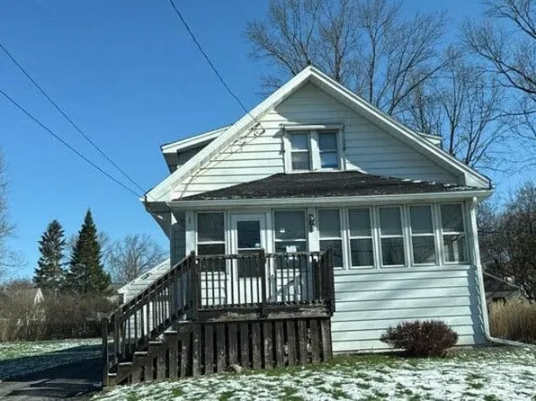 308 Garden City Dr, Syracuse, NY 13211