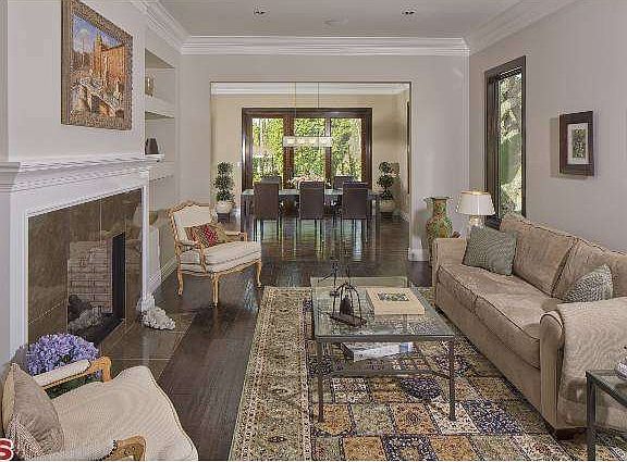 5th image of 4111 Hayvenhurst Dr