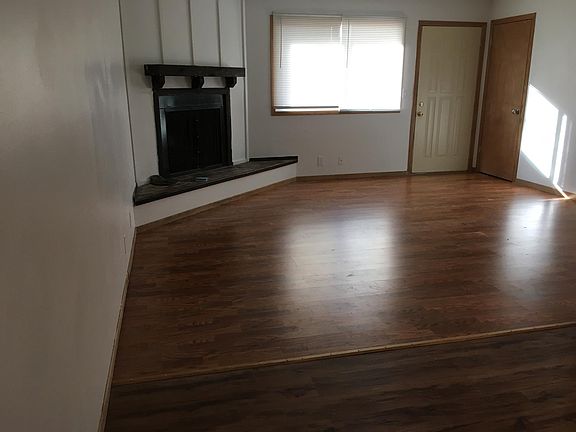 2nd image of 215 C St #215