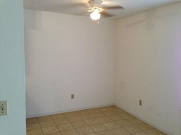 3rd image of 1219 W Sunset Dr