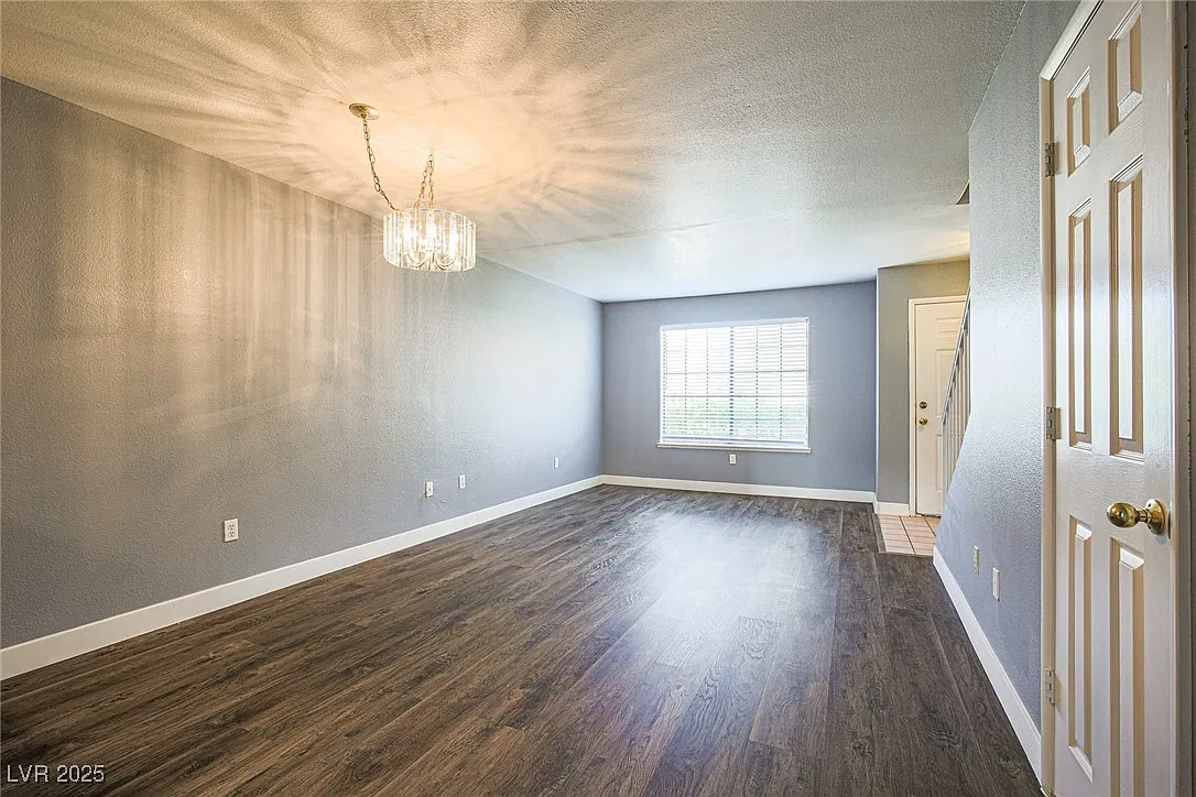 3 bed, 3.0 bath, 1412 sqft, $1,590 — Photo 3