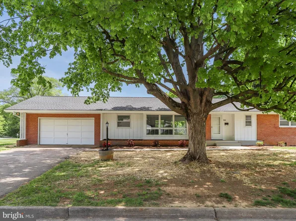 311 N Delaware Ave, Martinsburg, WV 25401