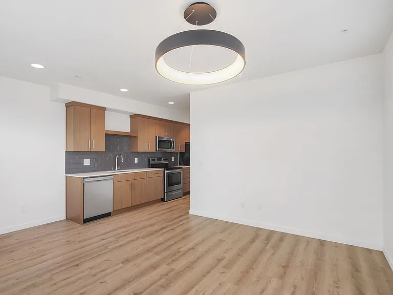 5959 S Virginia Ave — Photo 3