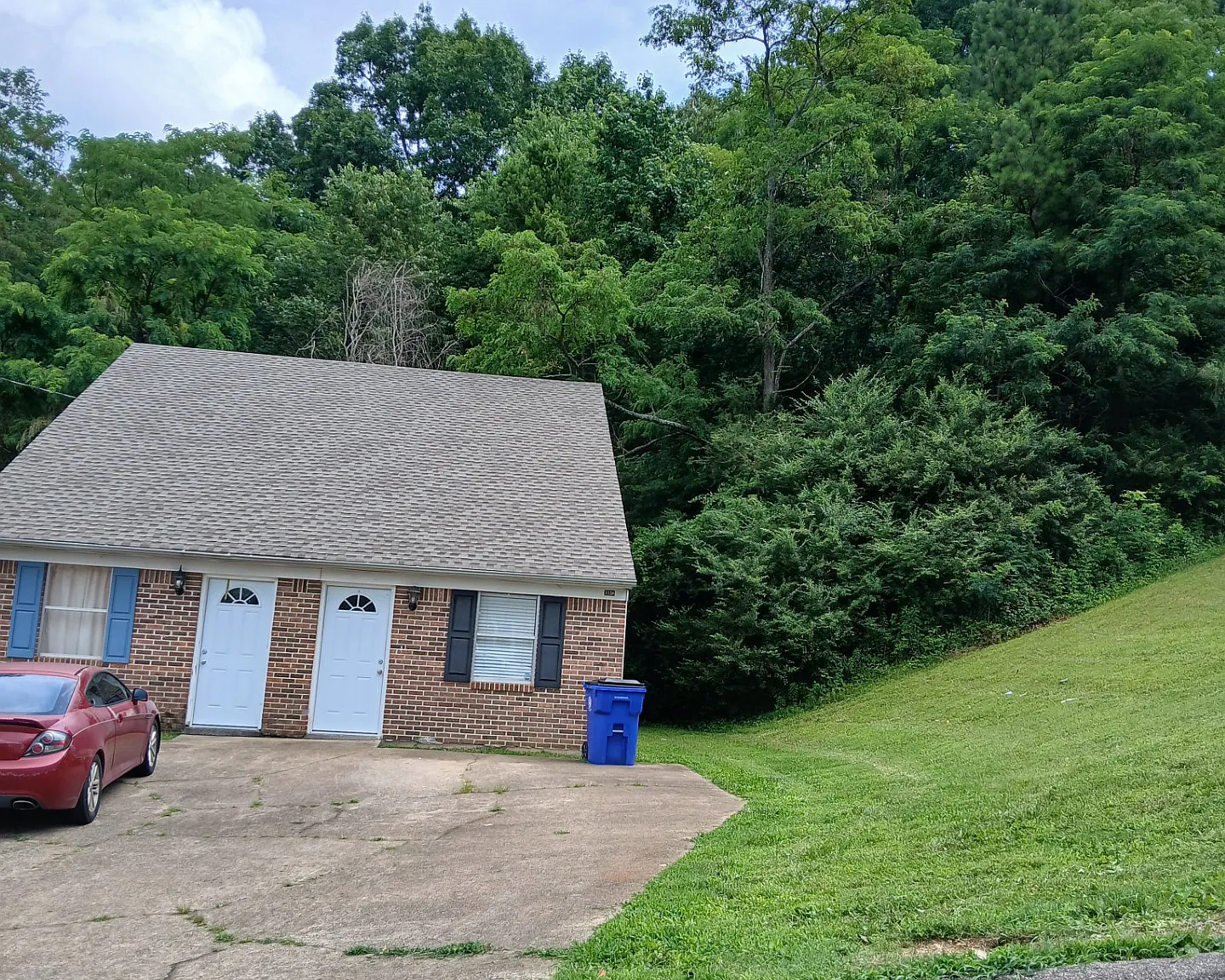 2 bed, 1.5 bath, $1,050 — Photo 1