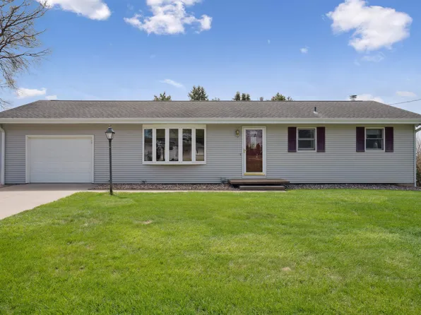 2850 Autumn Dr, Dubuque, IA 52002