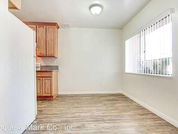 4th image of 2665 31st St APT 3