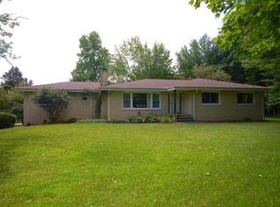 2140 Madron Lake Rd, Buchanan, MI 49107