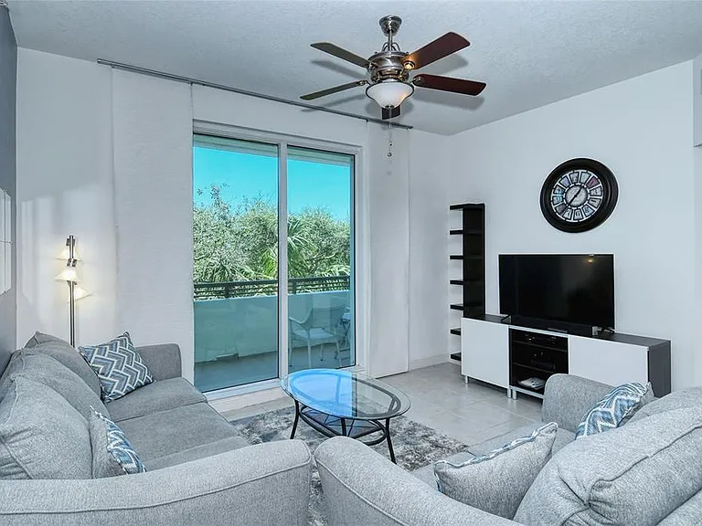 800 N Tamiami Trl #203 — Photo 5