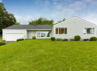 920 SW 9th St, Dundee, OR 97115