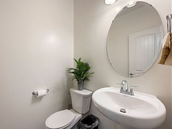 4th image of 1382 E White Desert Dr