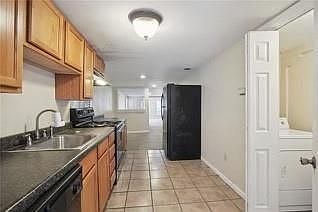 4th image of 2205 Jefferson Ave #1/2