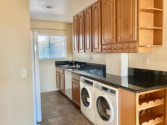 Right side of kitchen