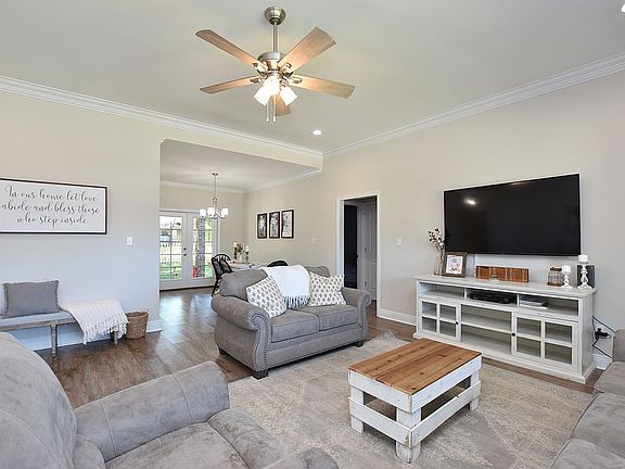 5th image of 104 Iberville Pl