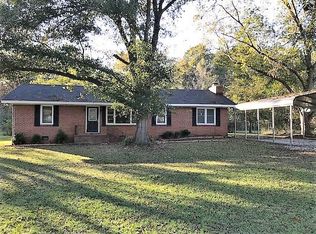 611 Old Perry Rd, Kathleen, GA 31047