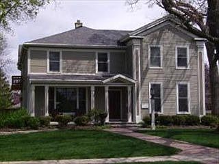 3rd image of 502 W Judd St