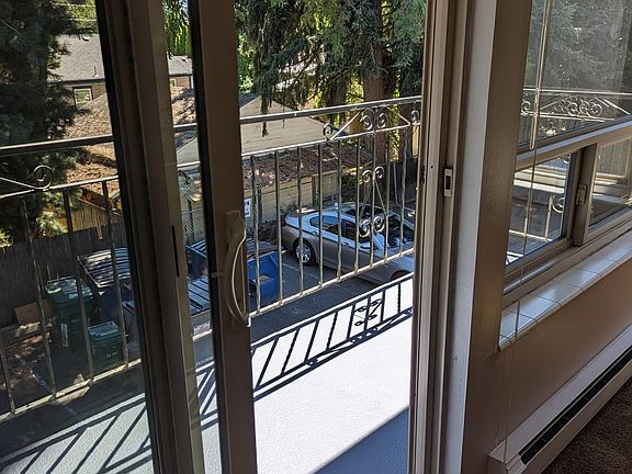 5th image of 11540 Greenwood Ave N #8