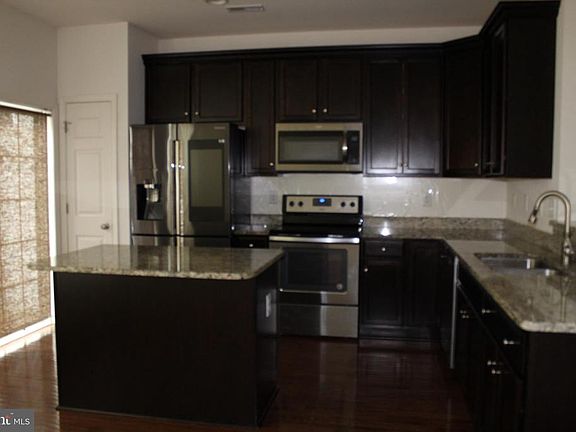 5th image of 3726 Green St