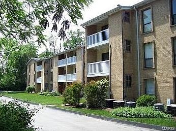 3rd image of 444 N Clay Ave APT 1E