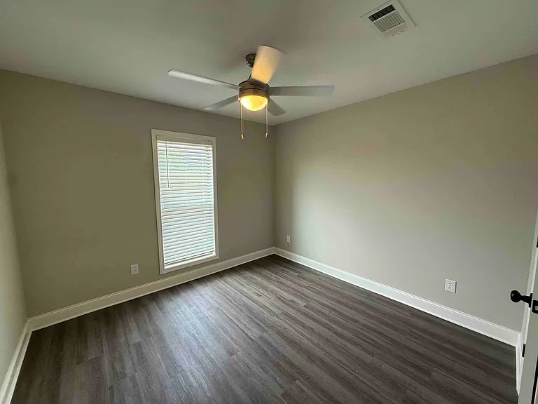 548 Patrick Farms Dr — Photo 17