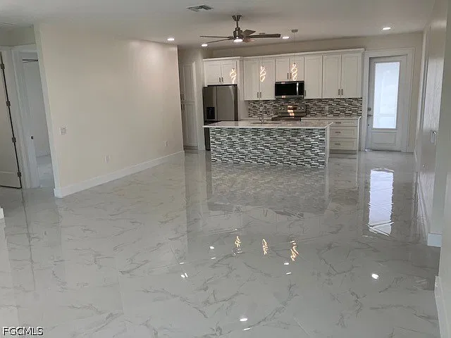 3 bed, 2.0 bath, 1673 sqft, $2,000 — Photo 4