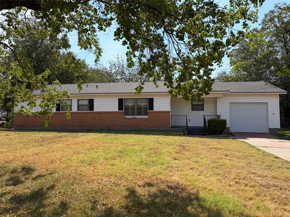 804 E Adams St, Itasca, TX 76055