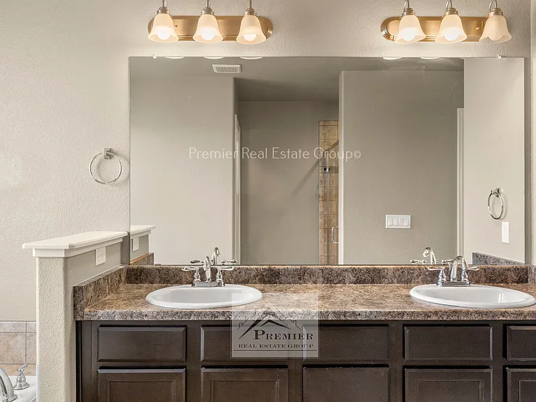 6105 Fiddle Way — Photo 27