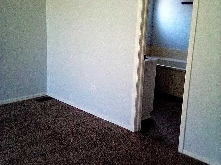 8229 N McKee Blvd — Photo 17